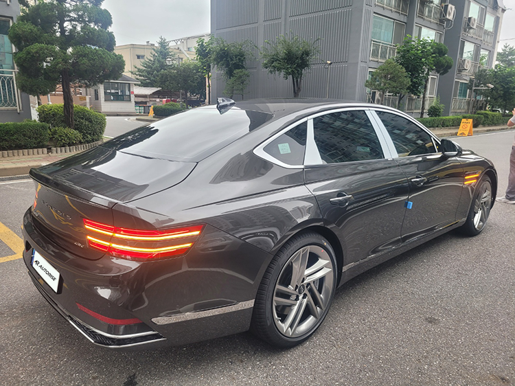 마칼루 그레이 제네시스 G80 후면 측면