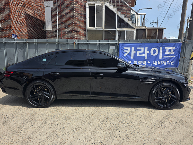 검은색 제네시스 G80 2026 측면