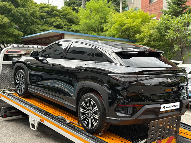 운송 차량 위 BYD 씨라이언7 후면 측면