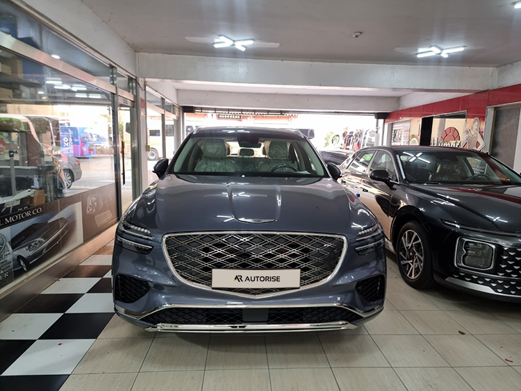 세레스 블루 제네시스 GV70 정면