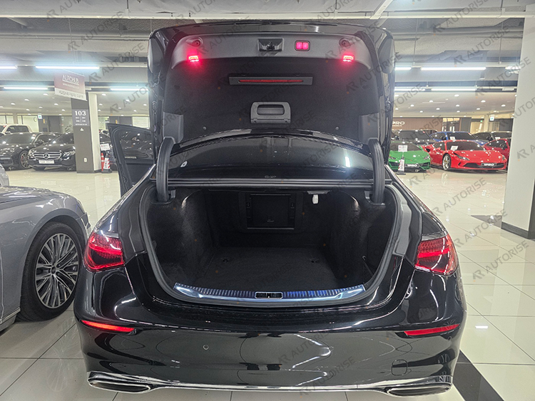 벤츠 S580 열린 트렁크