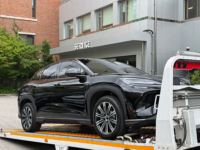 운송 차량에 실린 BYD 씨라이언7 측면